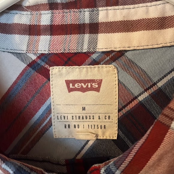Levi’s Plaid Button Up Shirt - Picture 6 of 7